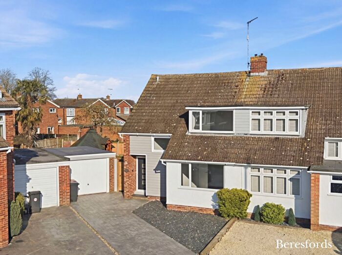 3 Bedroom Semi Detached House For Sale In Claypits Road, Boreham, CM3