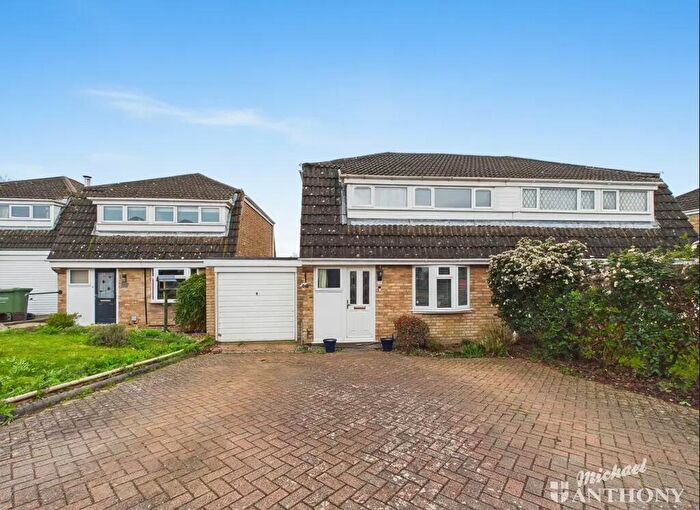 3 Bedroom Semi Detached House For Sale In Bideford Green, Leighton Buzzard, LU7