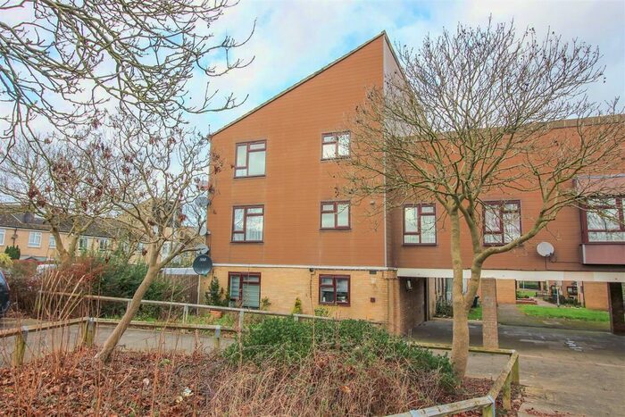 1 Bedroom Flat To Rent In Taylifers, Harlow, CM19
