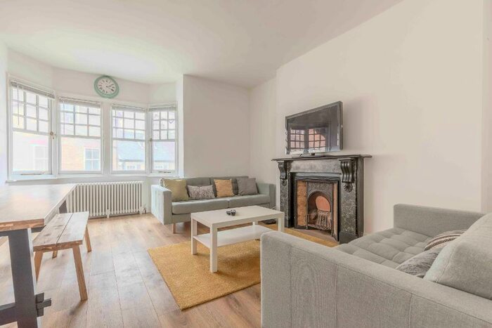 5 Bedroom Flat To Rent In High Street, Iver, SL0