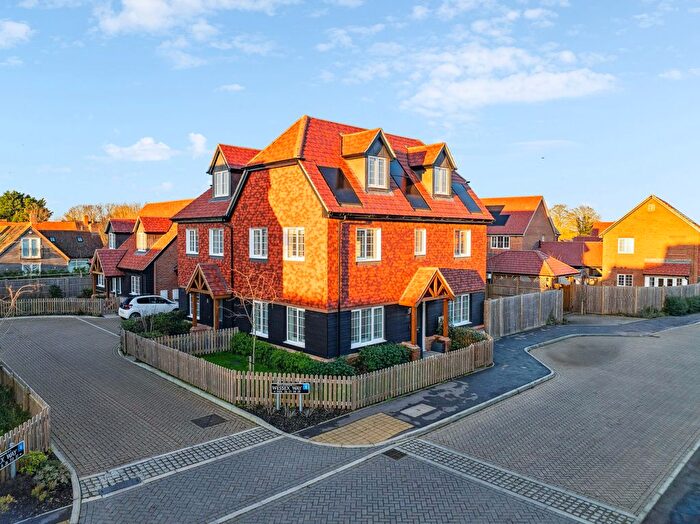 3 Bedroom Semi Detached House For Sale In Wessex Way, Long Wittenham, OX14