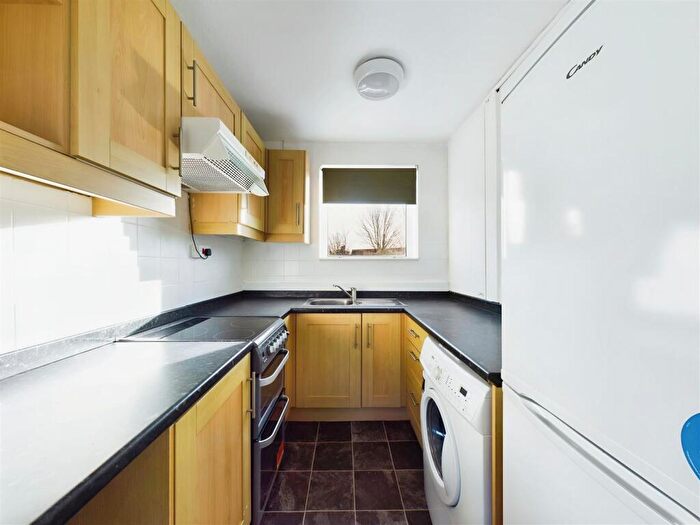 1 Bedroom Maisonette To Rent In Heathfield Road, Hitchin, Hertfordshire, SG5