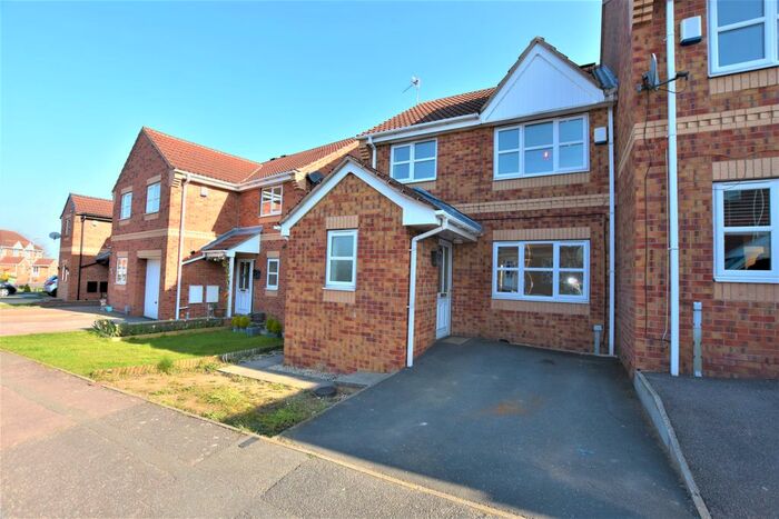 3 Bedroom Town House To Rent In Regent Court, Hoyland Common, Barnsley, S74