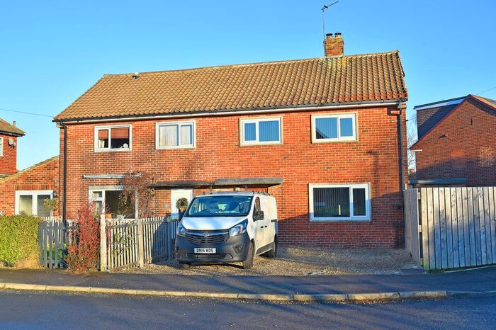 3 Bedroom Semi-Detached House To Rent In Harlow Avenue, Harrogate HG2