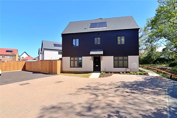 3 Bedroom End Of Terrace House For Sale In Piedmontese Gardens, Whitehouse, MK8