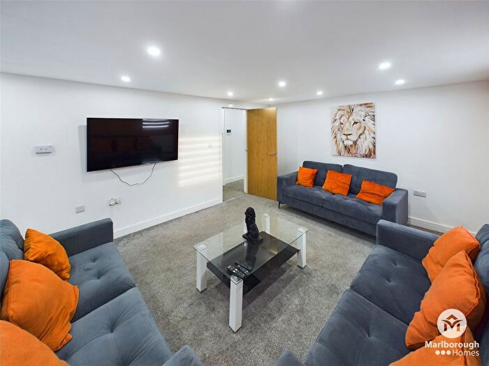 2 Bedroom Flat To Rent In Barking Road, London, E13