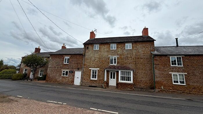 5 Bedroom Farmhouse To Rent In Banbury Lane, Adstone, NN12