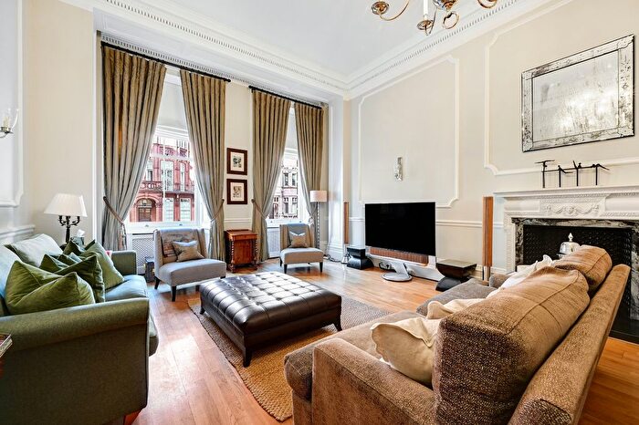 3 Bedroom Terraced House To Rent In Pont Street, Knightsbridge, SW1X