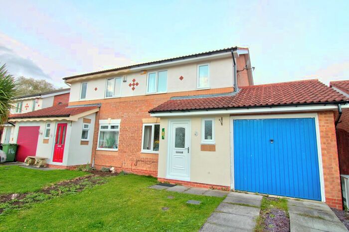 3 Bedroom Semi-Detached House For Sale In Keld Close, Ingleby Barwick, Stockton-On-Tees TS17