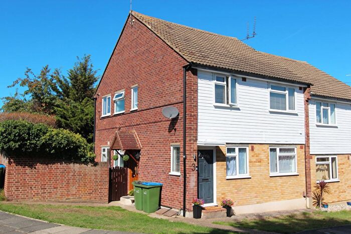 2 Bedroom Maisonette For Sale In High Point, New Eltham, London, SE9