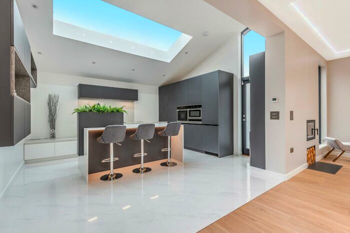 4 Bedroom Detached House To Rent In Perry Rise, London, SE23