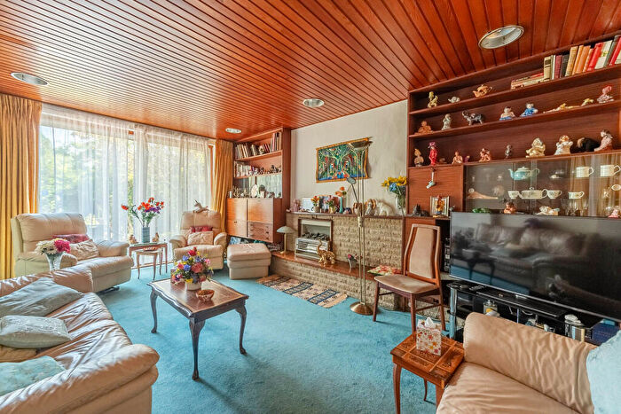 4 Bedroom House For Sale In Old Church Lane, Stanmore, HA7