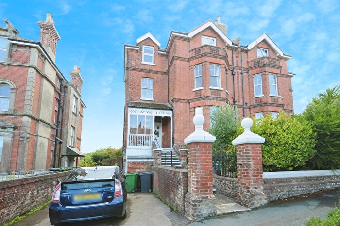 2 Bedroom Flat For Sale In Wykeham Road, Hastings, TN34