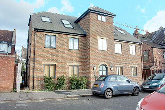 1 Bedroom Flat To Rent In Churchill Road, South Croydon, CR2