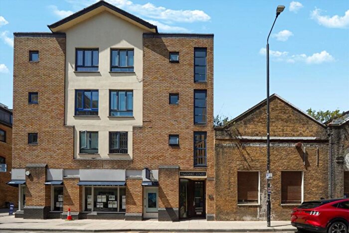 2 Bedroom Flat For Sale In Wapping High Street, Wapping, E1W