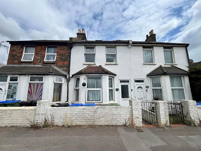 3 Bedroom Terraced House For Sale In Railway Road, Newhaven, BN9