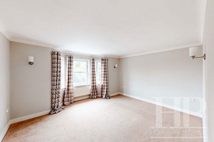 1 Bedroom Flat To Rent In Forest Road, Horsham, RH12