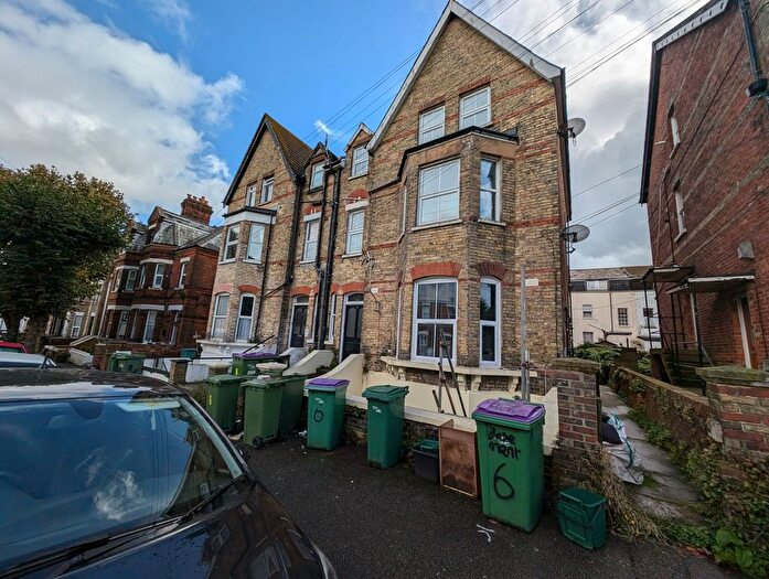 2 Bedroom Flat To Rent In Connaught Road, Folkestone, CT20