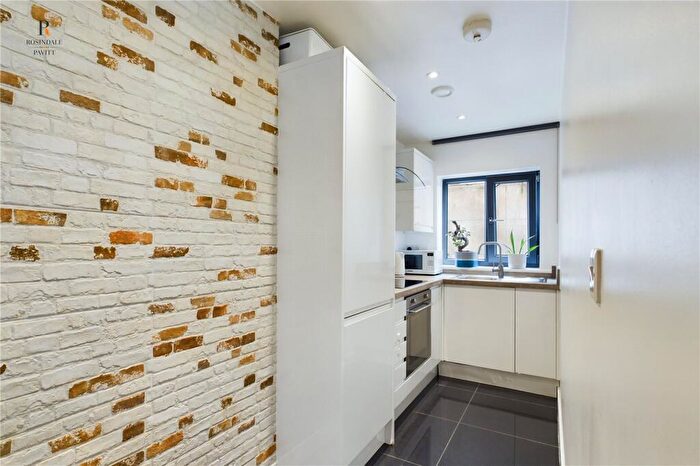 1 Bedroom Apartment For Sale In London Road, Mitcham, CR4