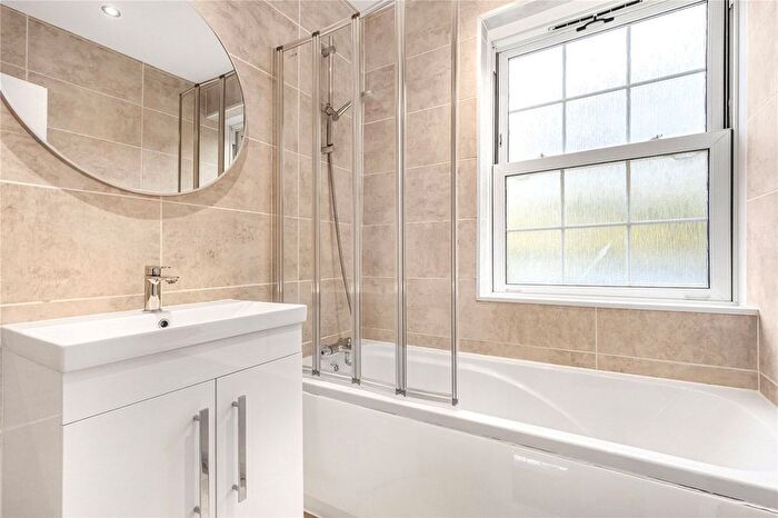 3 Bedroom Flat To Rent In Sackville House, London, SW16