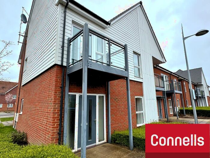 2 Bedroom Flat To Rent In Turnpike Lane, Faygate, Horsham, RH12