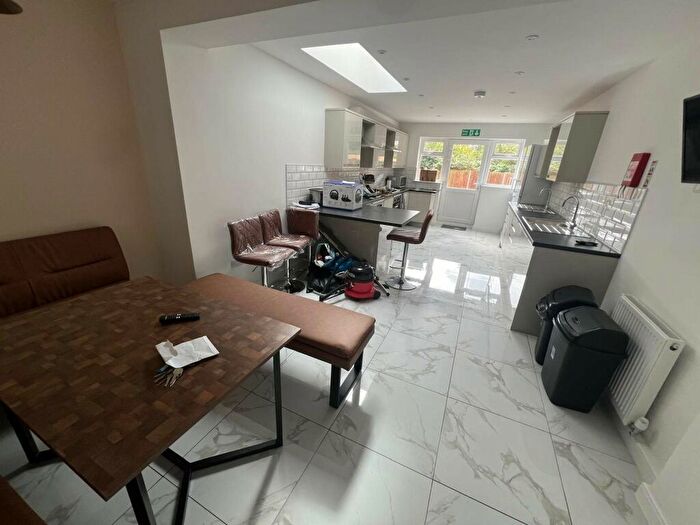 7 Bedroom Semi-Detached House To Rent In Charter Ave, Canley, CV4