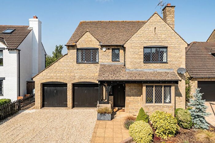 4 Bedroom Detached House For Sale In Stoke Park Court, Bishops Cleeve, Cheltenham, GL52