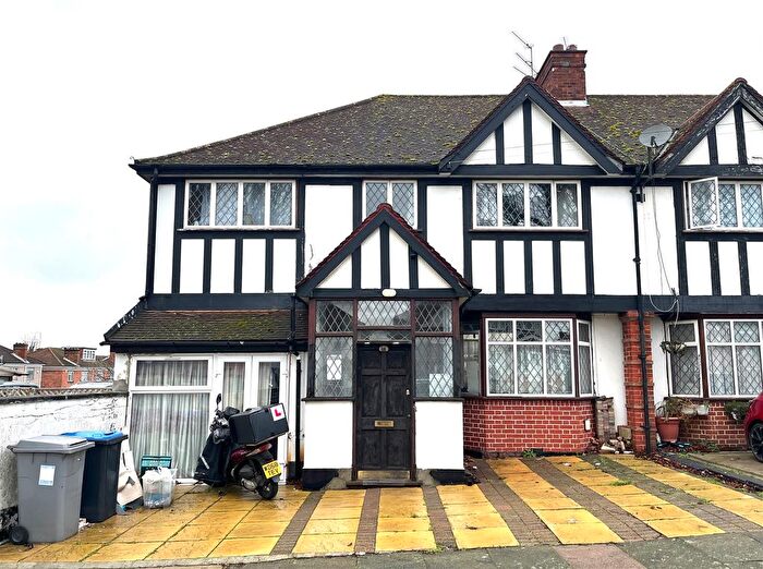 6 Bedroom Semi Detached House For Sale In St. Michaels Avenue, Wembley, HA9