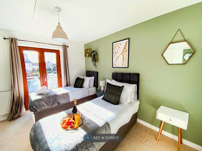 3 Bedroom Semi-Detached House To Rent In Poppy Avenue, Broughton, Milton Keynes, MK10