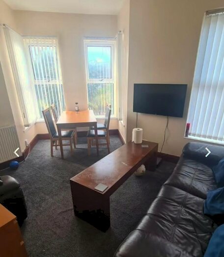 4 Bedroom Terraced House To Rent In Hill Top Street, Leeds, West Yorkshire, LS6