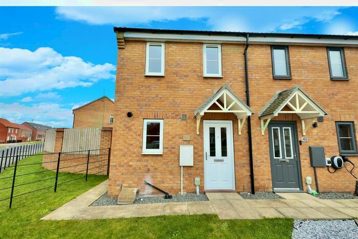 2 Bedroom End Of Terrace House To Rent In Grosvenor Road, Kingswood, Hull, HU7