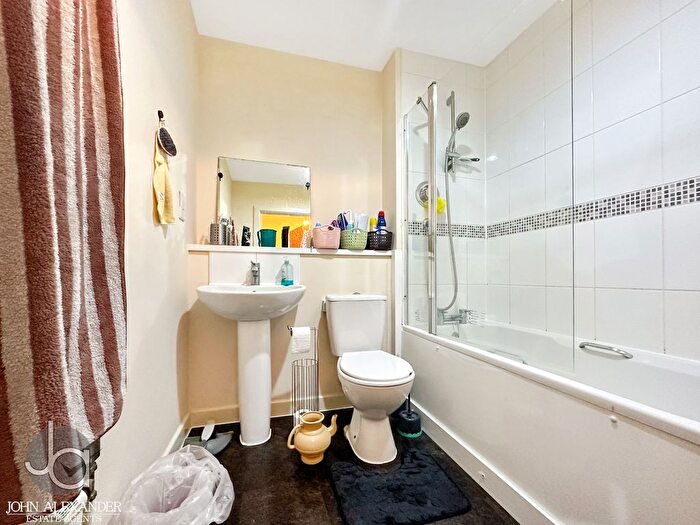 1 Bedroom Flat For Sale In Quayside Drive, Colchester, CO2