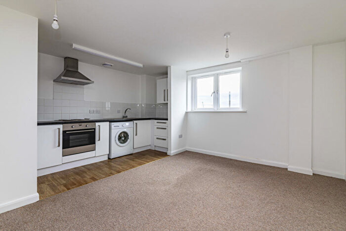 1 Bedroom Flat To Rent In Trivett Square, Nottingham, Nottinghamshire, NG1