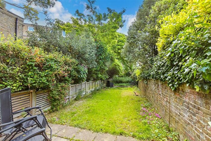 2 Bedroom Cottage For Sale In York Street, Broadstairs, Kent, CT10