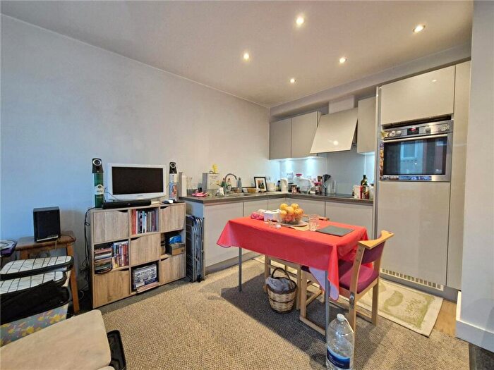 1 Bedroom Flat For Sale In Knoll Rise, Orpington, Kent, BR6