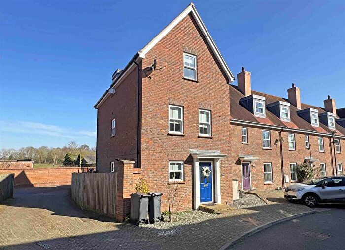 4 Bedroom End Of Terrace House For Sale In Peter Taylor Avenue, Braintree, CM7