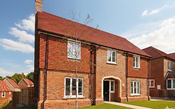 4 Bedroom Detached House For Sale In Scotland Lane, Haslemere, GU27