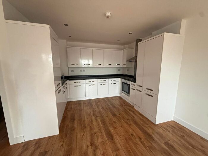 1 Bedroom Flat To Rent In Uxbridge Road, Uxbridge, UB10