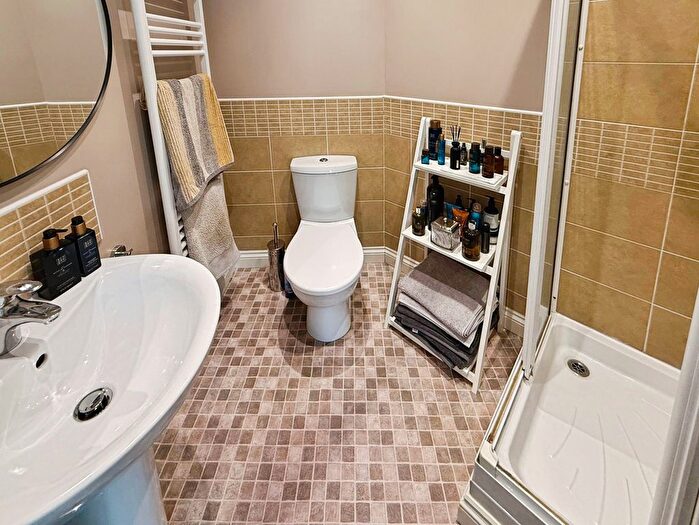 3 Bedroom End Of Terrace House For Sale In Owen Drive, Plymouth, PL7
