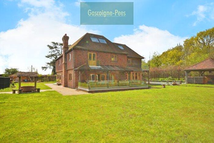 5 Bedroom Property To Rent In Winchester Road, Alton, GU34
