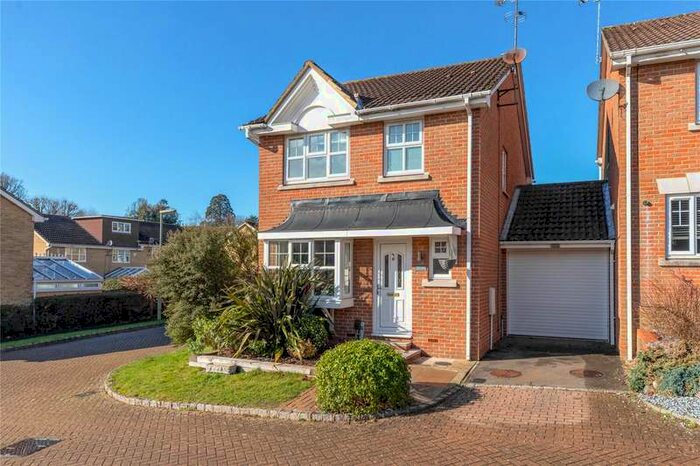 3 Bedroom Link Detached House To Rent In Martel Close, Camberley, Surrey, GU15