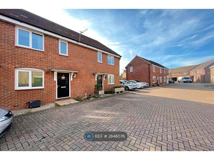 3 Bedroom Terraced House To Rent In Eddleston Road, Swindon, SN1