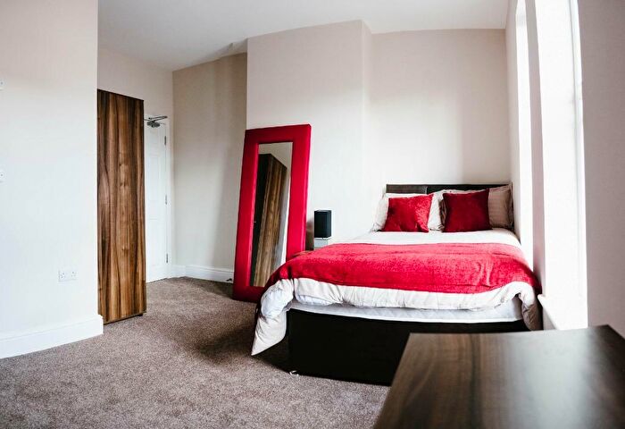 5 Bedroom House Of Multiple Occupation To Rent In Cecil Road, Eccles, M30