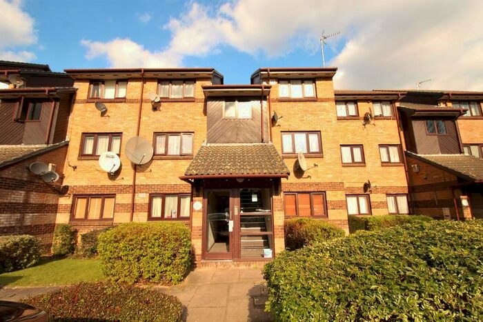 1 Bedroom Flat To Rent In Harp Island Close, London, NW10