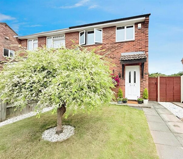 3 Bedroom Semi-Detached House For Sale In Southfield Close, Glen Parva, Leicester, LE2