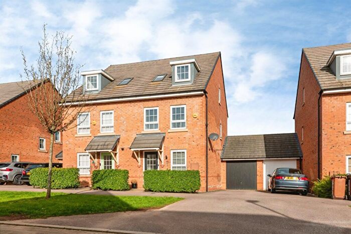 4 Bedroom Semi Detached House For Sale In Greymede Avenue, Nottingham, NG8