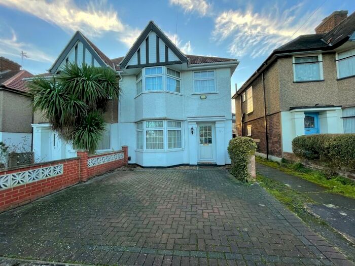 3 Bedroom Semi-Detached House To Rent In Berridge Green, Edgware, Greater London, HA8