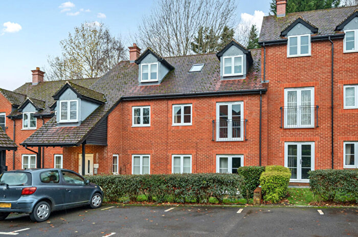 2 Bedroom Flat For Sale In Laura Close, Compton, Winchester, Hampshire, SO21