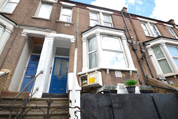 2 Bedroom Flat To Rent In Plumstead Common Road, London, SE18
