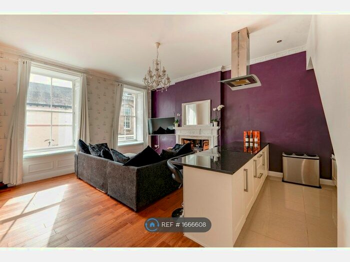2 Bedroom Flat To Rent In Highgate, Kendal, LA9